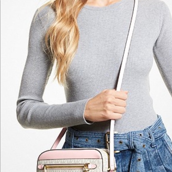 Brand new Michael Kors Crossbody new with tag on it. - Picture 6 of 8